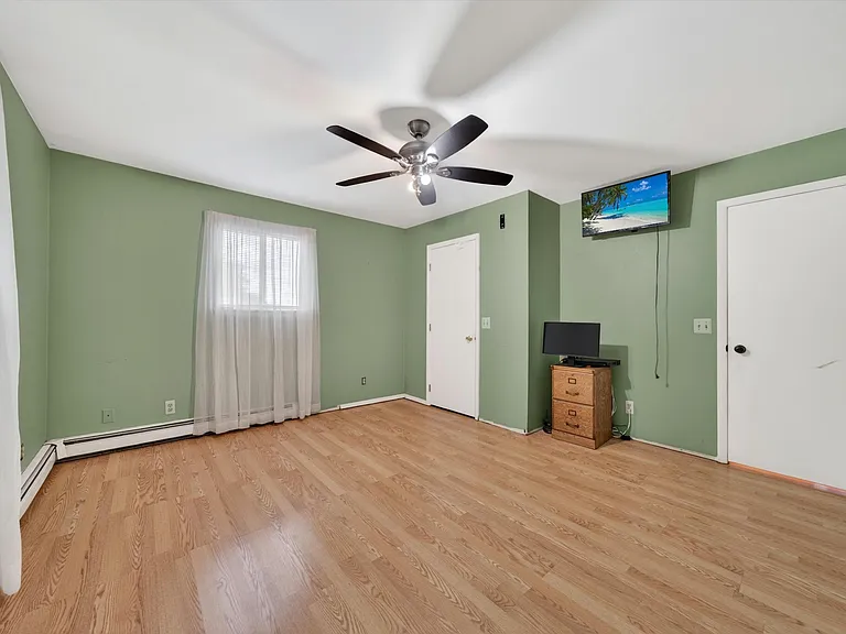 76 Maureen Dr — Photo 21
