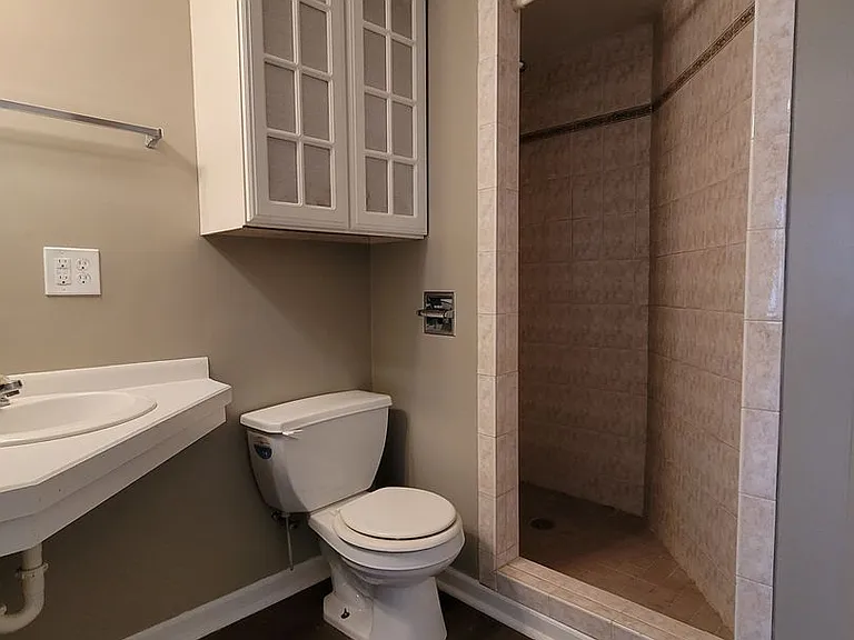 1619 Hubbard Ave — Photo 5