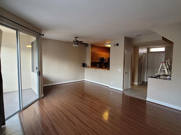 5th image of 6151 Calle Mariselda Unit 306