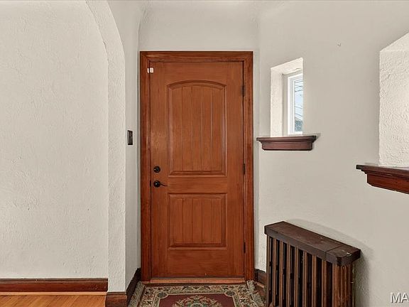 2nd image of 5241 Lindenwood Ave