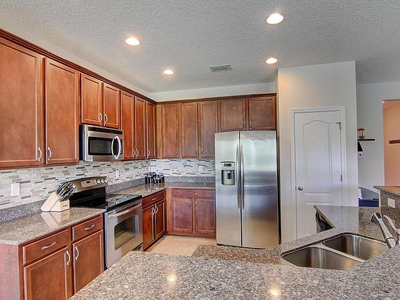 3rd image of 148 Woodfield Ln