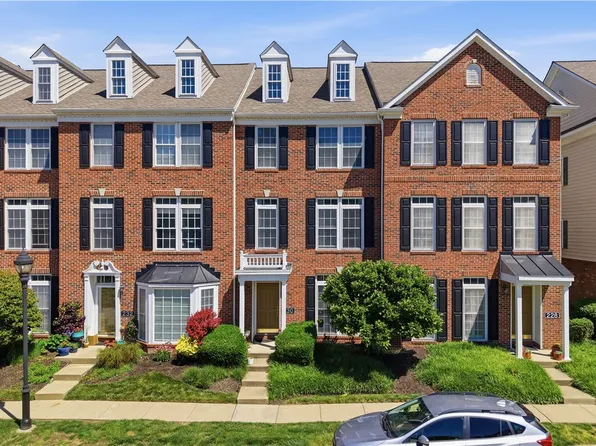 230 Park Square Ln, Pittsburgh, PA 15238