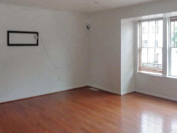 3rd image of 1520 Jason Dr