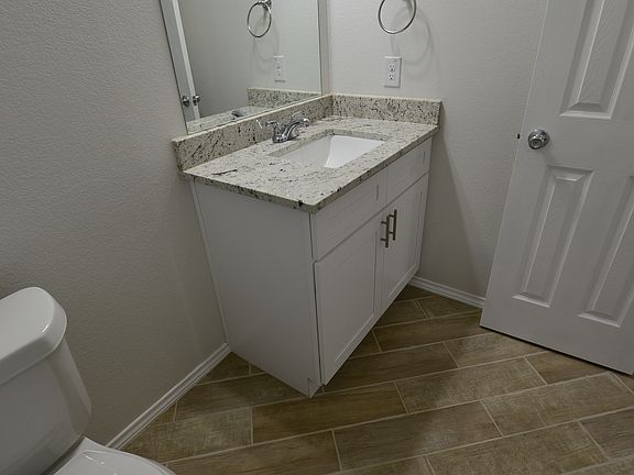 5th image of 2393 Murphy Ct