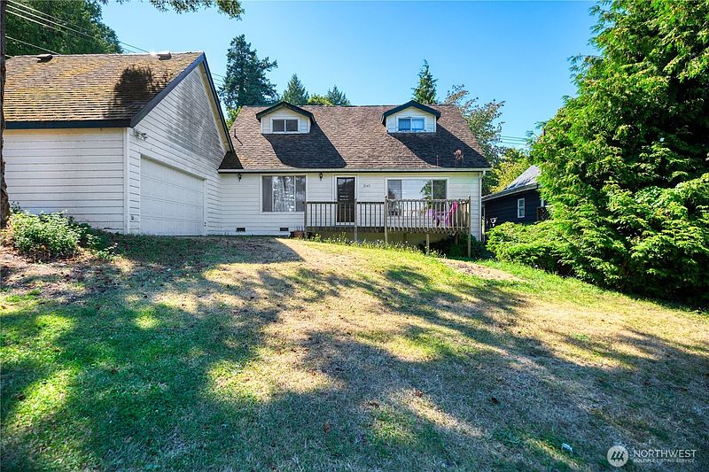 2nd image of 2145 Fir Street