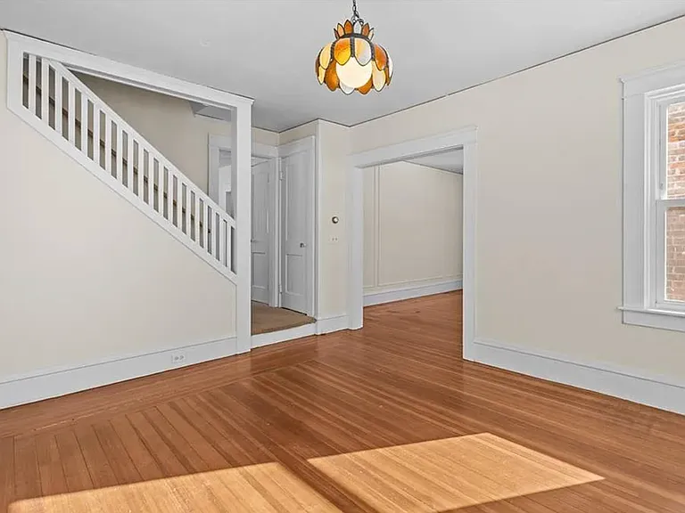 61 Armington St — Photo 2