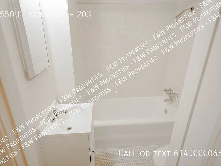 1550 E Broad St #203 — Photo 5