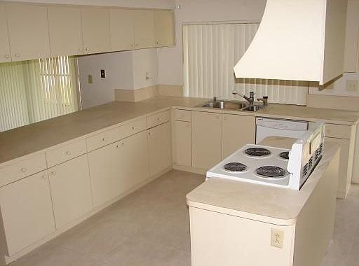 2nd image of 10740 NW 21st Pl