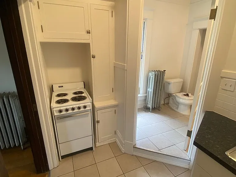 Jefferson Apartments — Photo 15