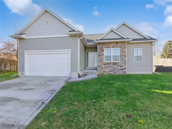 509 E 26th St N, Newton, IA 50208