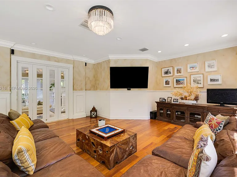 6905 SW 75th Ave — Photo 14