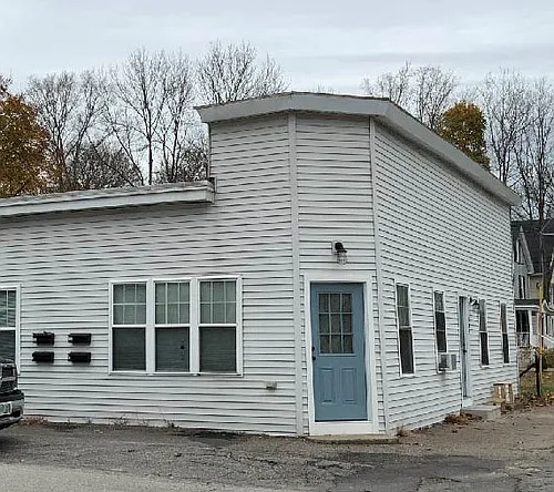 189 Front St Photo 1