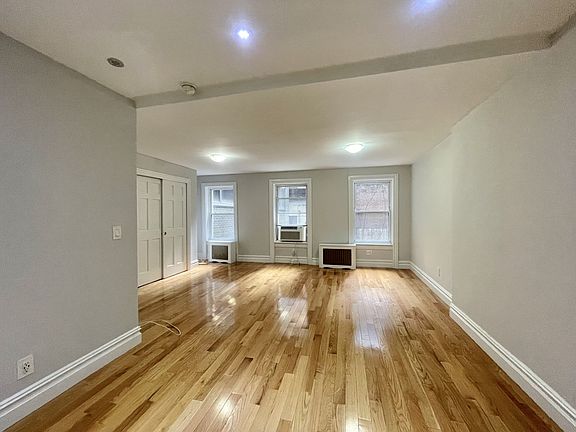 2nd image of 16 E 58th St APT 5