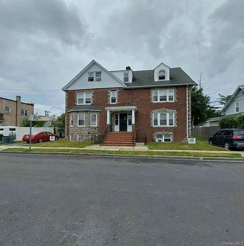 Building Photo 3