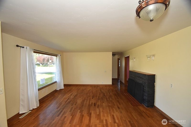 5th image of 614 S Pine Street