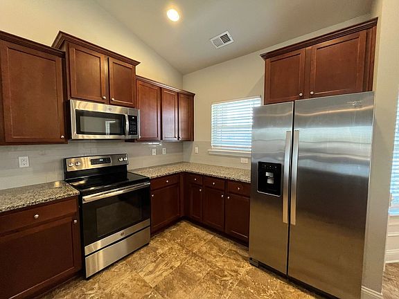 3rd image of 340 Angela Ln