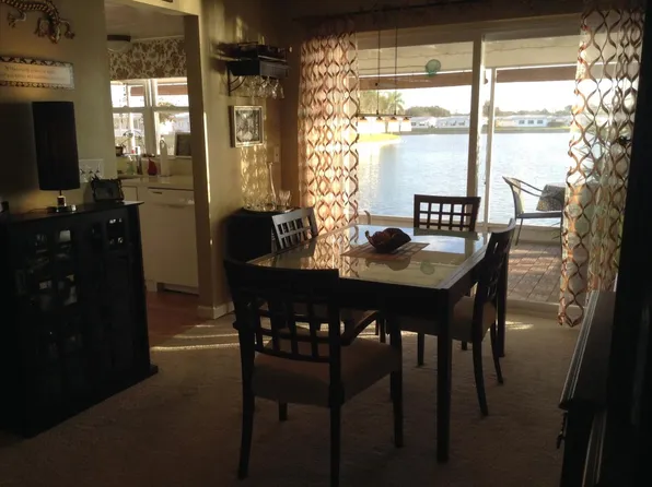 9785 Mainlands Blvd W, Pinellas Park, FL 33782