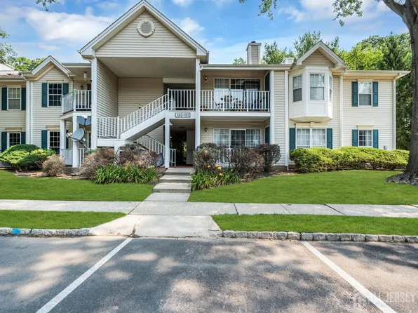 143 Sapphire Ln, Franklin Park, NJ 08823