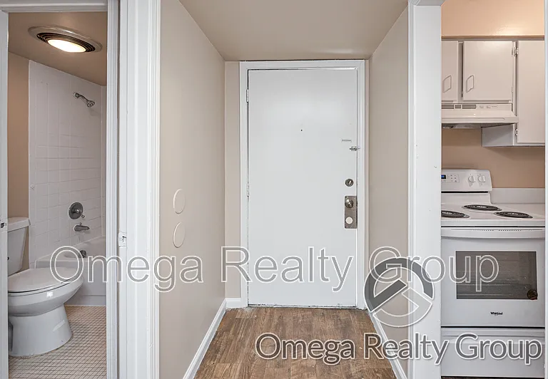 Camelot Apartments — Photo 21