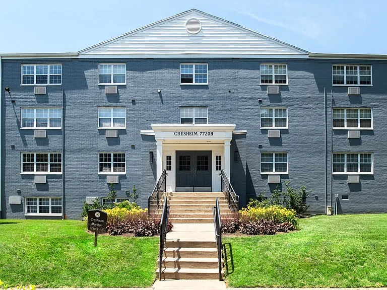 Chestnut Hill Village Apartments — Photo 24