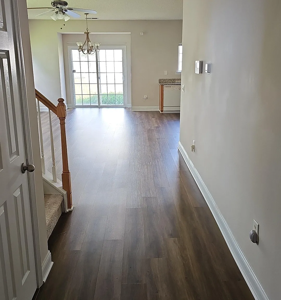 3 bed, 2.5 bath, 1668 sqft, $1,800 — Photo 2