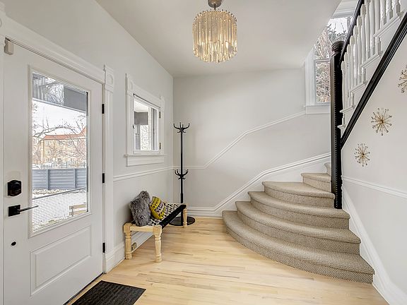  Main House - Foyer
