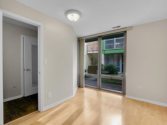 3rd image of 2241 S Archer Ave APT 3