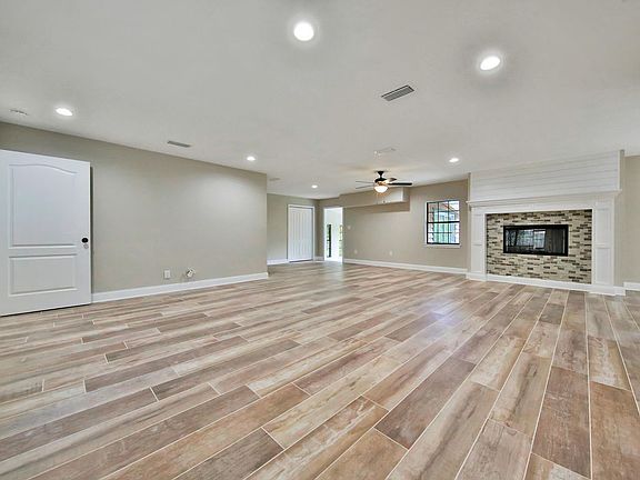 2nd image of 240 Foxtail Ave
