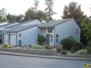 964 NW 11th St, McMinnville, OR 97128