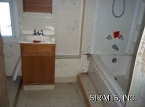 2nd image of 2119 Dewey Ave