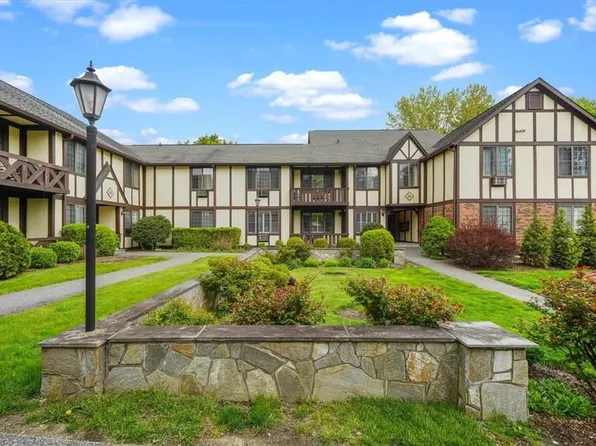 56 Foxwood Drive #3, Pleasantville, NY 10570