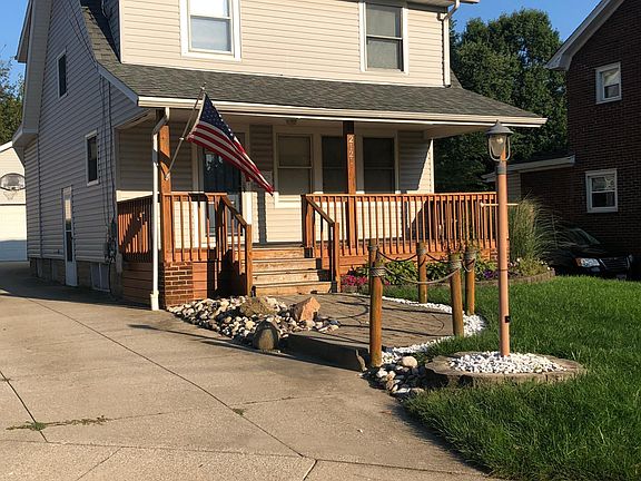 2nd image of 2121 9th St