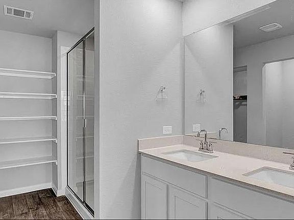 5th image of 211 Hamilton Pool Ln