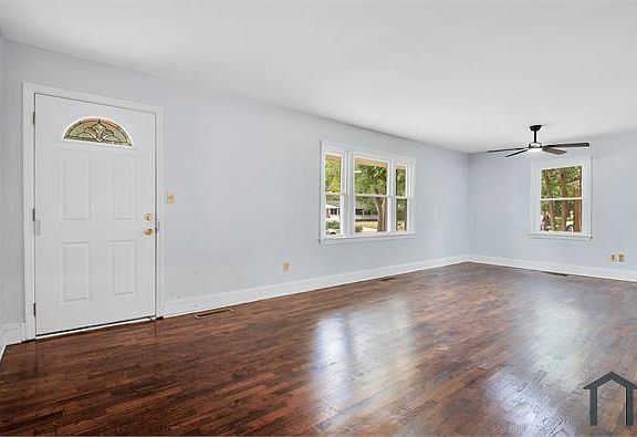 2nd image of 4914 Walnut Dr