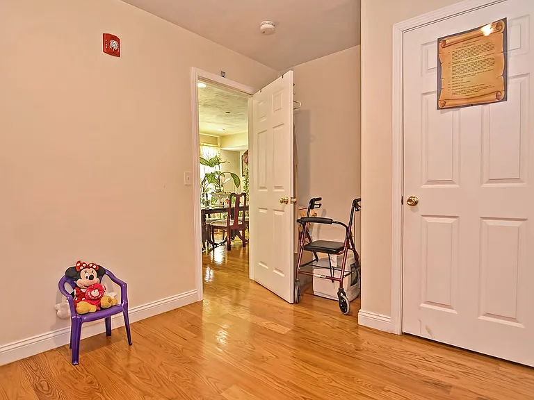 45 Nightingale St #B — Photo 36