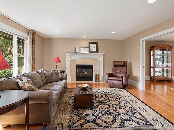 5th image of 20800 SE 24th St