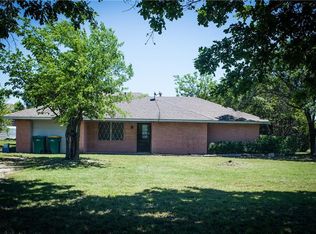 1012 S Joe Wilson Rd, Cedar Hill, TX 75104