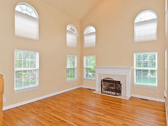 4th image of 536 Claymont Place Dr