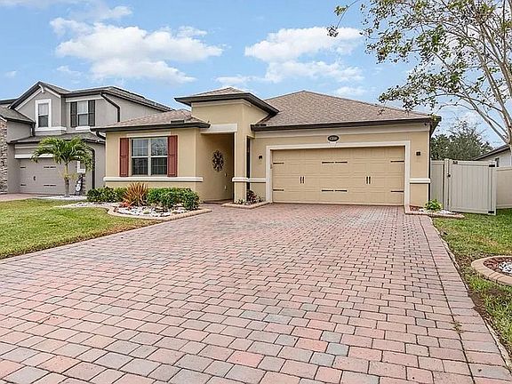 3rd image of 1380 Clear Brook Pl