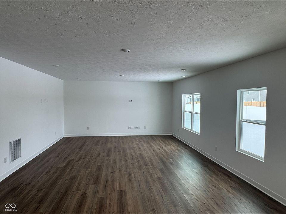 2nd image of 1442 Cecil Ln