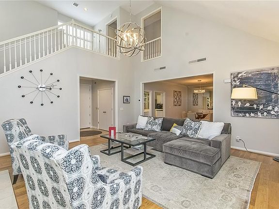 4th image of 8834 N May Ave #67D