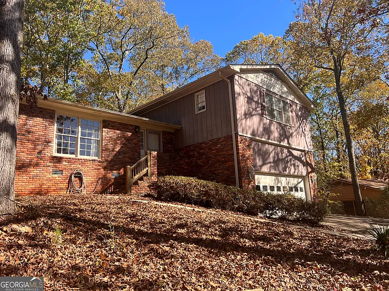 345 Caldwell Cir — Photo 2