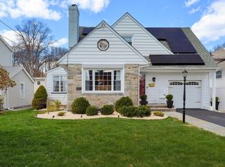 382 Huntington Rd, Union, NJ