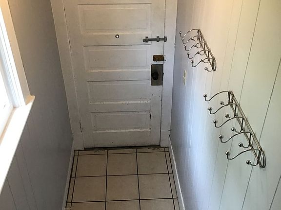 4th image of 222 E Vernon Ave #3