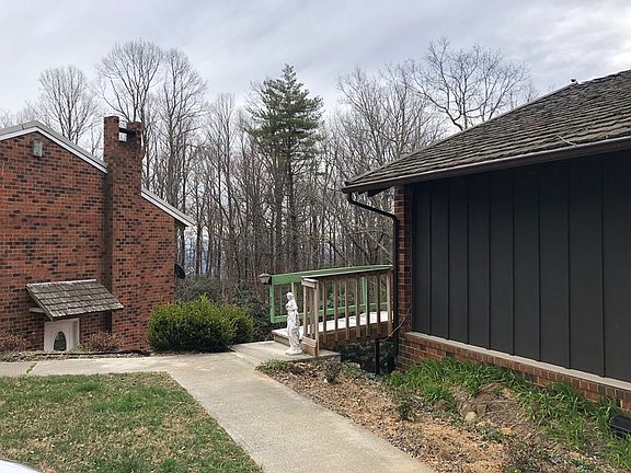 5th image of 54 Deer Run Trl