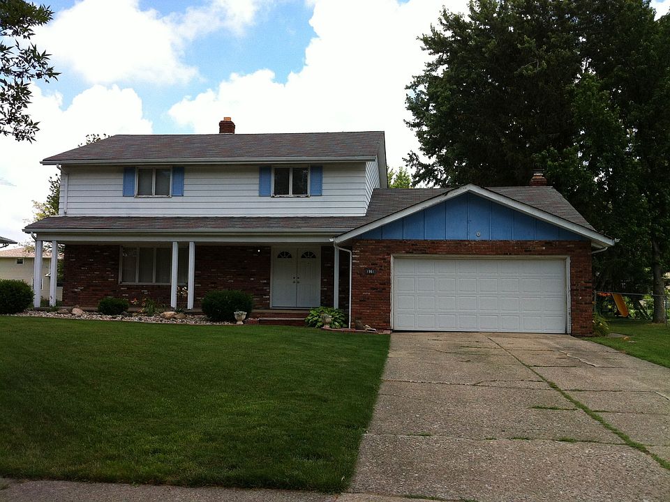 2nd image of 1961 Garden Dr