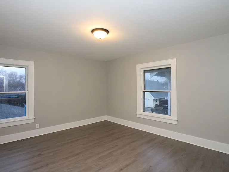 904 E Clinton St — Photo 12