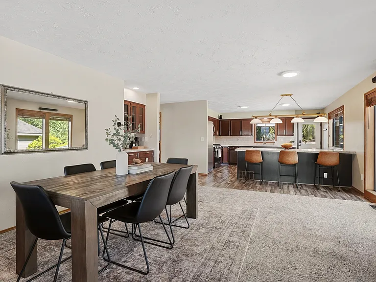 W Cora Ct — Photo 13