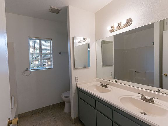 5th image of 3945 32nd St