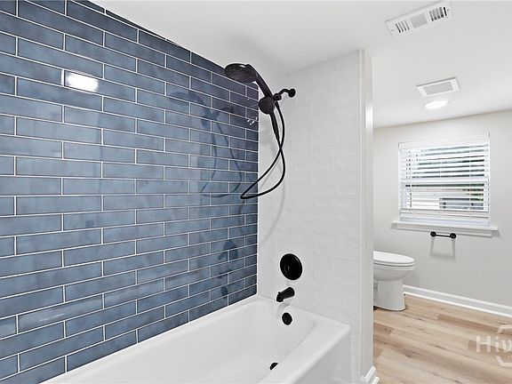 3rd image of 1009 W 52nd Street